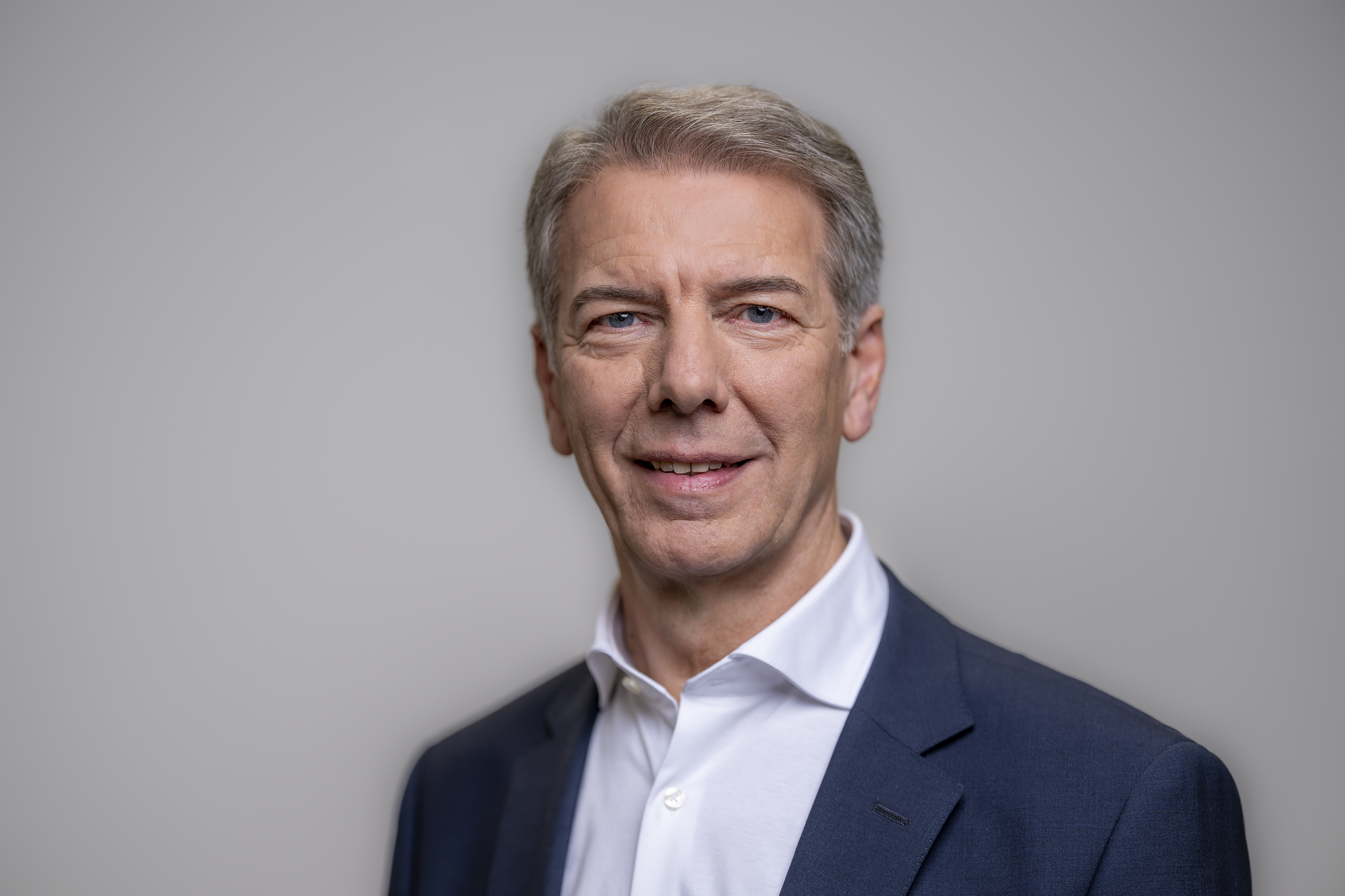 Lutz Hansen, Geschäftsführer